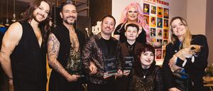 Die Gewinner und Gewinnerinnen des Riccardo-Simonetti-Initative Awards (v.l.): Gianni Jovanovic, Max Appenroth, Barbie Breakout, Sara Grzybek, Luisa L’Audace und Ricarda Hofmann.