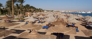 Bei einem Tauchausflug einer Touristengruppe zu Korallengebieten rund um den Badeort Hurghada am Roten Meer hat sich eine Explosion auf einer Jacht ereignet.