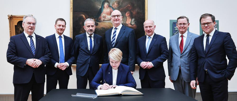 Konferenz der Ministerpräsidenten Ost im Februar in Berlin (Reiner Haseloff, Michael Kretschmer, Hermann Parzinger, Dietmar Woidke, Kai Wegner, Bodo Ramelow, Carsten Schneider, Manuela Schwesig)