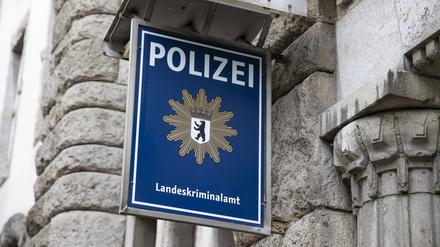 Schild vor dem LKA in Berlin. (Symbolbild)