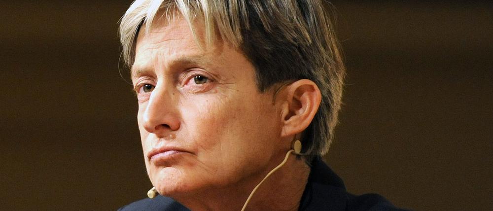 Die US-Amerikanerin Judith Butler nimmt am Samstag (15.09.2012) an dem Podiumsgespräch "Gehört der Zionismus zum Judentum" im Jüdischen Museum in Berlin teil. Der Denkerin und politisch engagierten Philosophin wurde vor kurzem der Adorno-Preis verliehen. Foto: Oliver Mehlis dpa/lbn +++(c) dpa - Bildfunk+++