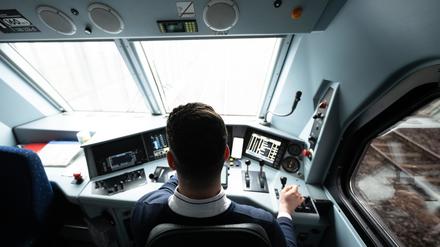Traumjob? Bei der Bahn arbeiten 19.000 Lokführer. 