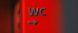 Ein Schild weist auf ein WC / Toiletten in einem Theater hin. Als Unisex-Toilette wird eine √∂ffentliche Toilette au√üerhalb privater R√§ume bezeichnet, die von allen Personen, unabh√§ngig von ihrer geschlechtlichen Zugeh√∂rigkeit, genutzt werden kann. Themenbild, Symbolbild K√∂ln, 11.06.2023 NRW Deutschland *** A sign indicates a toilet restroom in a theater A unisex restroom is a public restroom outside of private rooms that can be used by all people, regardless of their gender affiliation Topic image, symbol image Cologne, 11 06 2023 NRW Germany Copyright: xChristophxHardtx