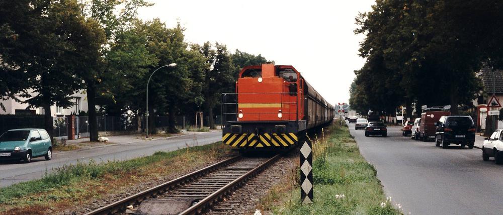Früher waren auf der Johannisthaler Chaussee Kohlezüge unterwegs.