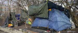 Zelte am Reichpietschufer, Landwehrkanal