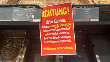 So wie hier in Pankow bleiben bei Edeka weiterhin Regale leer.