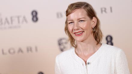 17.02.2024, Großbritannien, london: Die deutsche Schauspielerin Sandra Hüller posiert für Fotografen bei der Ankunft zur BAFTA-Nominierungsparty.  Sie ist als beste Hauptdarstellerin («Anatomie eines Falls») und als beste Nebendarstellerin («The Zone Of Interest») nominiert. Foto: Vianney Le Caer/Invision/AP +++ dpa-Bildfunk +++