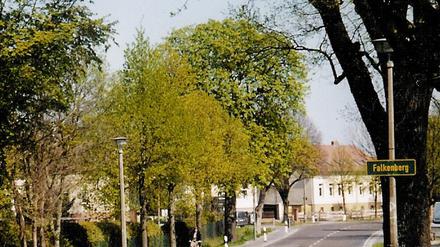 Falkenberger Ortseingang am Anfang der Dorfstraße.