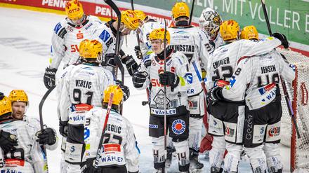 Mit Internationaltät erfolgreich. Das Team der Pinguins.