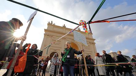 Religionsgemeinschaften aus Potsdam riefen auf zum Flashmob für den Zusammenhalt in Potsdam. 