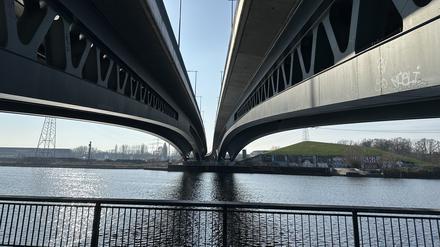 Die Minna-Todenhagen-Brücke im Berliner Bezirk Treptow-Köpenick.
