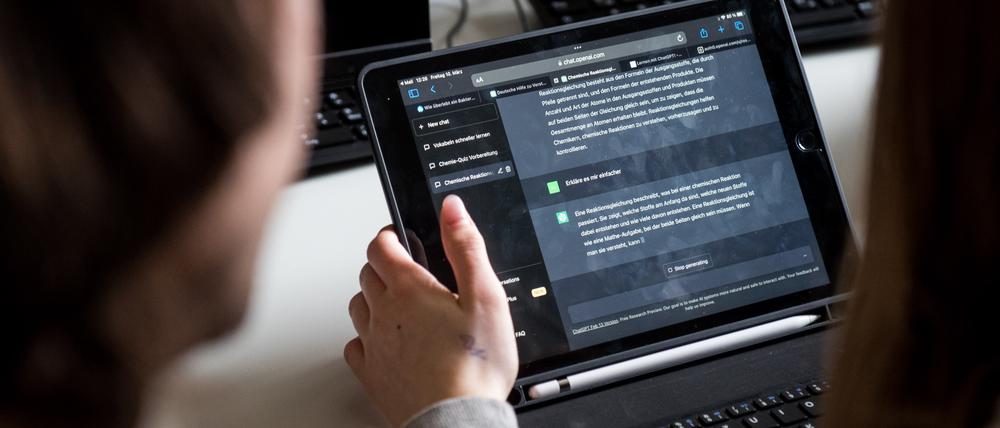 Teilnehmerinnen eines Workshops zum Umgang mit ChatGPT