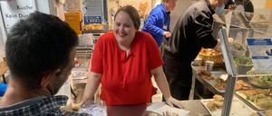 Fünf Stunden lang besuchte Grünenchefin Ricarda Lang am Dienstagabend die Berliner Stadtmission am Hauptbahnhof.