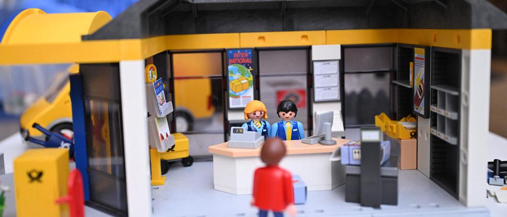 Playmobil-Nachbildung einer Filiale der Deutschen Post.