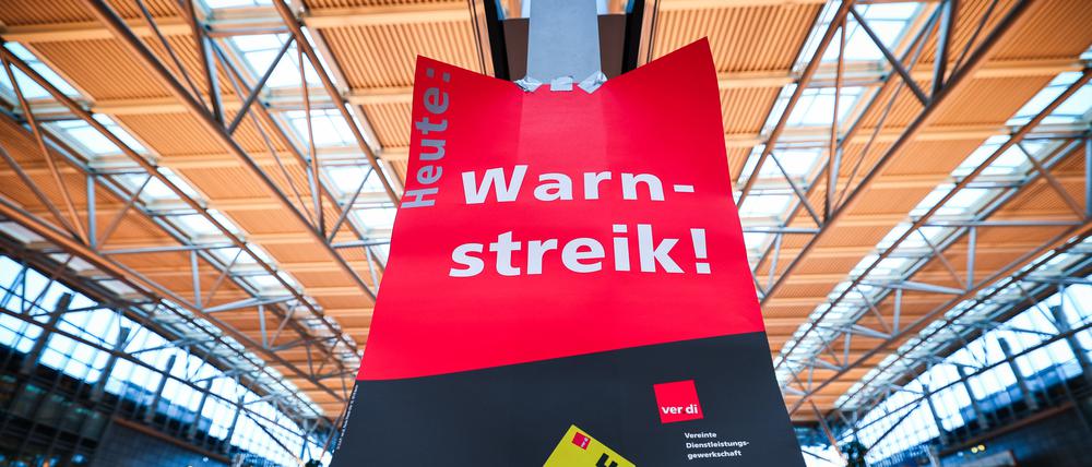  Ein Warnstreik des Sicherheitspersonals führt am Donnerstag zu Einschränkungen an vielen deutschen Flughäfen. 