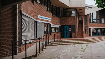 Die Gertrud-Junge-Bibliothek befindet sich im Gemeinschaftshaus Gropiusstadt.