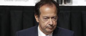 Der amerikanische Investor John Paulson und Trump kennen sich lange.