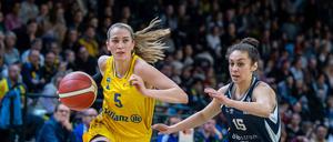 Lucy Reuß (links) spielt bereits ihre zehnte Saison für Alba Berlin.