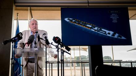 Der Milliardär Clive Palmers spricht zu den Medien während einer Ankündigung zur Titanic II. Palmer will die Titanic nachbauen - nicht nur originalgetreu samt Ballsaal und Pool, sondern sogar „besser als das Original“.