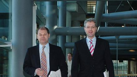 Olaf Scholz und Norbert Röttgen im Jahr 2006: Als parlamentarische Geschäftsführer von SPD- beziehungsweise Unionsfraktion in der großen Koalition verbrachten sie viel Zeit miteinander – und begannen sich zu duzen.