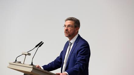 Oberbürgermeister Mike Schubert (SPD) in der SVV (Stadtverordnetenversammlung) Potsdam.