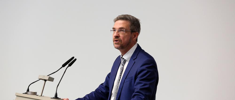Oberbürgermeister Mike Schubert (SPD) in der SVV (Stadtverordnetenversammlung) Potsdam.