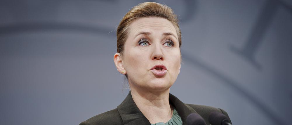 Die dänische Premierministerin Mette Frederiksen auf einer Pressekonferenz am 13. März 2024, auf der sie den neuen Verteidigunsplan verkündete.