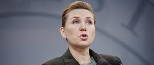 Die dänische Premierministerin Mette Frederiksen auf einer Pressekonferenz am 13. März 2024, auf der sie den neuen Verteidigunsplan verkündete. 