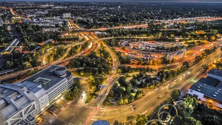 Das Autobahndreieck Funkturm in Berlin-Charlottenburg soll in den nächsten Jahren komplett erneuert werden.