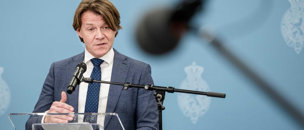 Kim Putters, Sozialdemokrat, spricht während der Präsentation seines Abschlussberichts über die Formation. Er hat Gespräche mit Pieter Omtzigt (NSC), Geert Wilders (PVV), Caroline van der Plas (BBB) und Dilan Yesilgoz (VVD) über eine mögliche Zusammenarbeit geführt. 