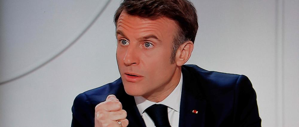 Frankreichs Präsident Emmanuel Macron beim Interview.