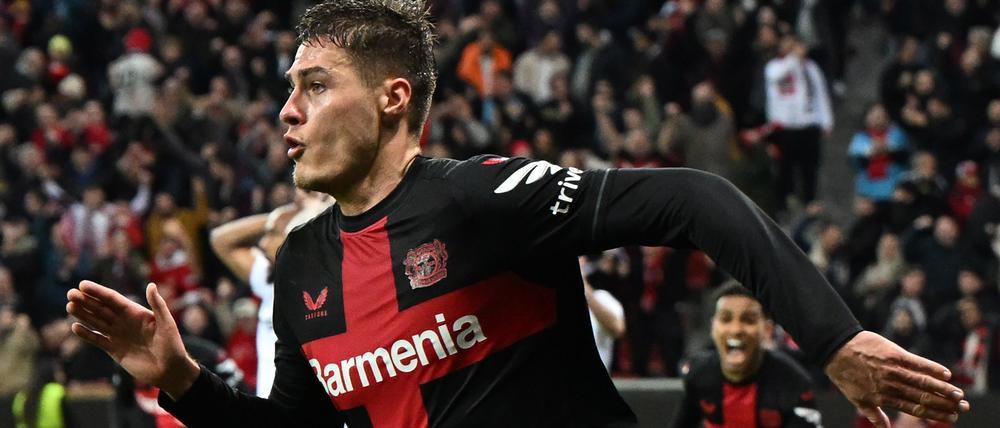 Leverkusens Patrik Schick jubelt nach seinem Tor zum 3:2. 
