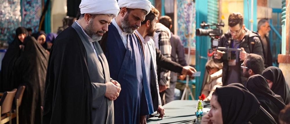 Am 1. März stimmten die Iranerinnen und Iraner auch über ein neues Parlament ab. Viele blieben der Wahl fern. 