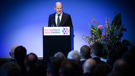 Bundeskanzler Olaf Scholz (SPD) spricht beim Festakt zu ·125 Jahre Deutsches Baugewerbe· im Humboldt Forum im Berliner Schloss.