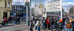 Wie wird die Umgebung des Checkpoint Charlie künftig gestaltet? 