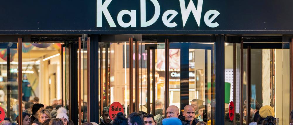 Im KaDeWe in der Tauentzienstraße geht der Verkauf trotz Insolvenz weiter.