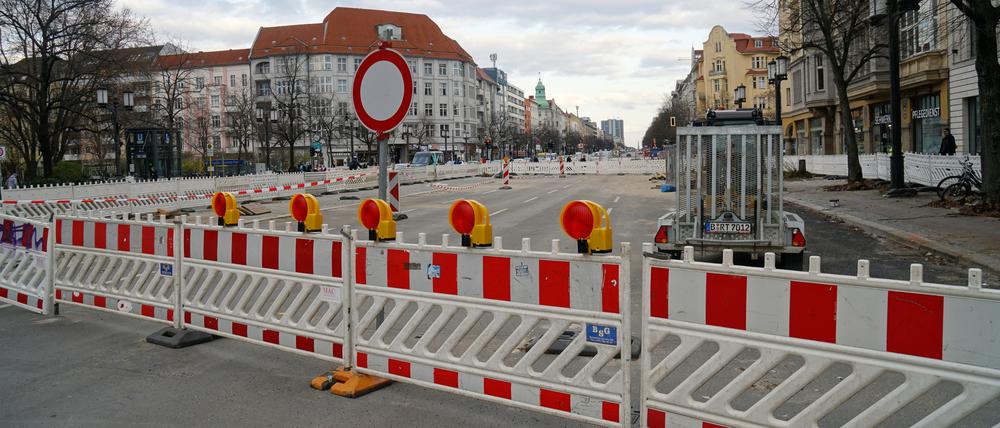 Der gesperrte Teil des Kaiserdamms in Berlin-Charlottenburg soll am 19. April 2024 wieder freigegeben werden.