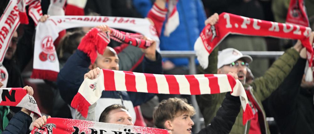 Fans der Kölner hatten das mit dem Anti-Diskriminierungs-Spieltag am Freitagabend offenbar falsch verstanden.