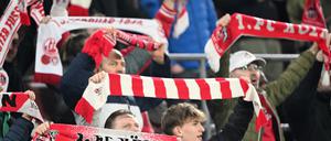 Fans der Kölner hatten das mit dem Anti-Diskriminierungs-Spieltag am Freitagabend offenbar falsch verstanden.