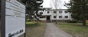 Hochschule "Clara Hoffbauer" auf Hermannswerder in Potsdam schließt, wird nach ersten Info von der Hochschule Döpfer übernommen, Ca. 180 Studenten sind betroffen.