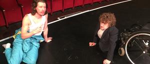 Kurzfilm über eine Theaterprobe: Den Regisseur spielt Leonhard Grobien (rechts), seinen Schauspieler gibt Tonio Schneider.