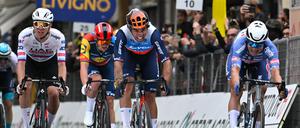 Triumph des Sprintkönigs. Jasper Philipsen im Ziel.