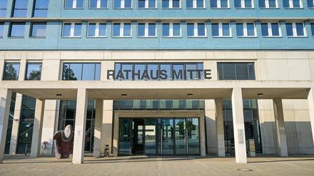 Das Rathaus Mitte an der Karl-Marx-Allee.