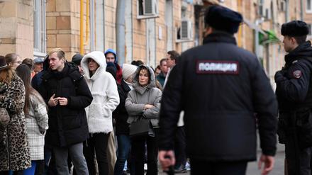 Viele gingen Punkt 12 Uhr zur Wahl - ein Zeichen des Protestes