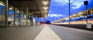 Ein leerer Bahnsteig: Die Streiks bei der Bahn bereiteten vielen Menschen Probleme.