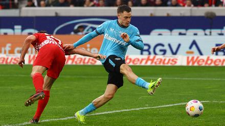 Florian Wirtz brachte Leverkusen in Freiburg früh in Führung.