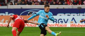 Florian Wirtz brachte Leverkusen in Freiburg früh in Führung.