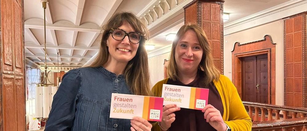 Julia Selge ist seit 2018 Frauen- und Gleichstellungsbeauftragten des Bezirksamtes Tempelhof-Schöneberg und Ivanka Jagec vom Amt für Weiterbildung und Kultur, organisiert den Frauenmärz federführend.Foto: Bezirksamt Tempelhof-Schöneberg