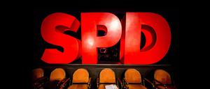 Die SPD in Sachsen will ihre Mitglieder zur Brombeer-Koalition befragen.