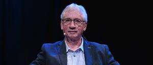 Der Primatenforscher Frans de Waal spricht auf dem Podium der Phil.Cologne, einem Festival für Philosophie.